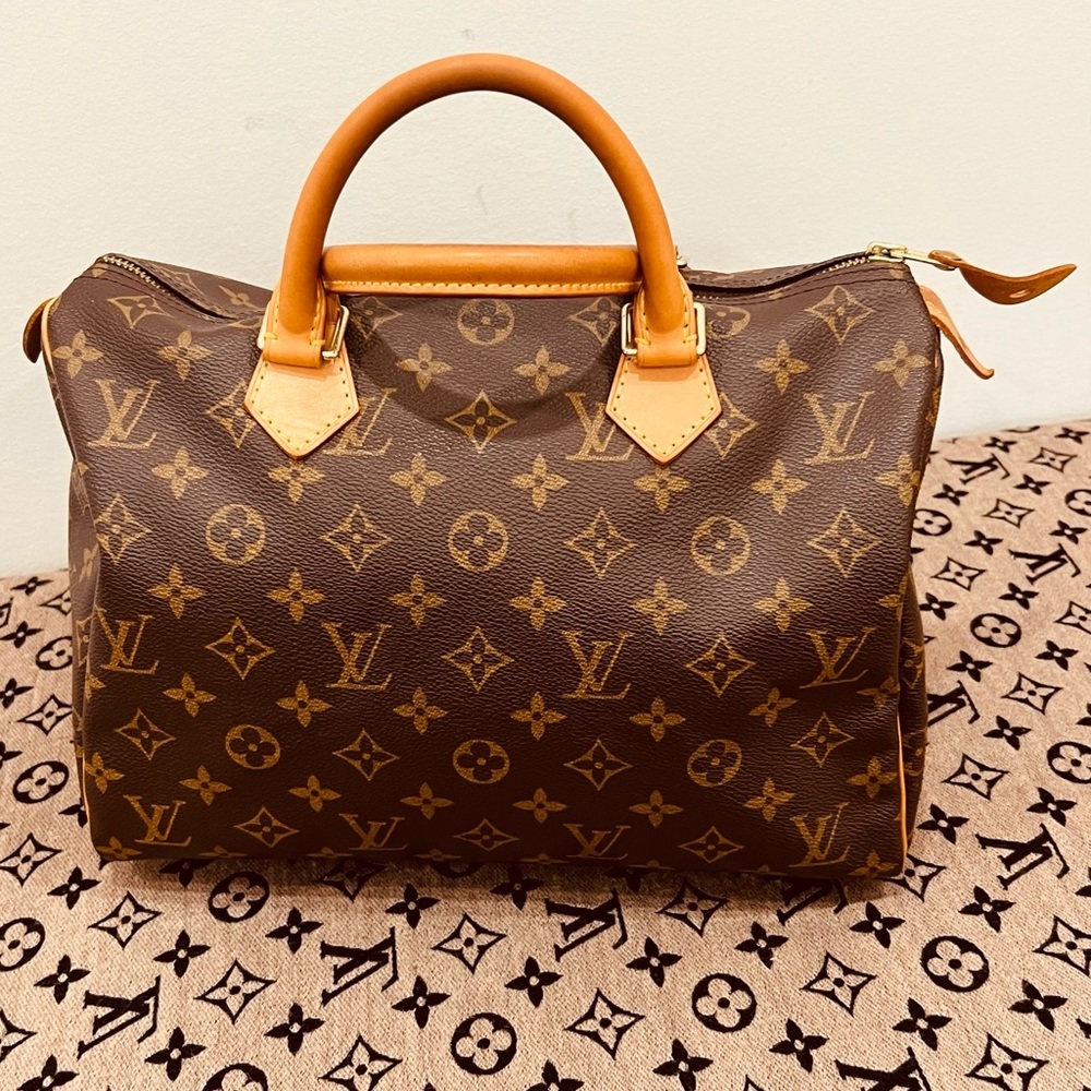Authentic Louis Vuitton Speedy 30 in Monogram Canvas - Picture 16 of 16